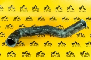 Патрубок системы охлаждения верхний JCB (OEM) 834/00401